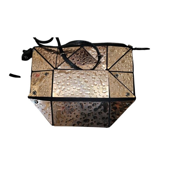 Geometric Metallic Patterned Tote Bag - Picture 6 of 9